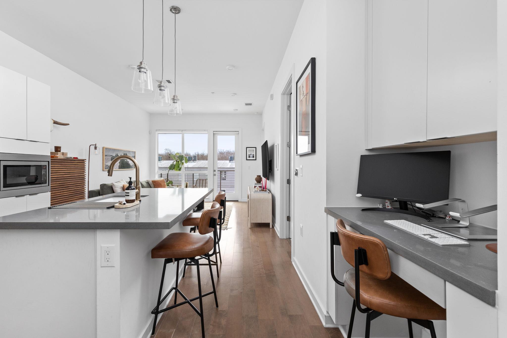 207 W Johanna ST # 306