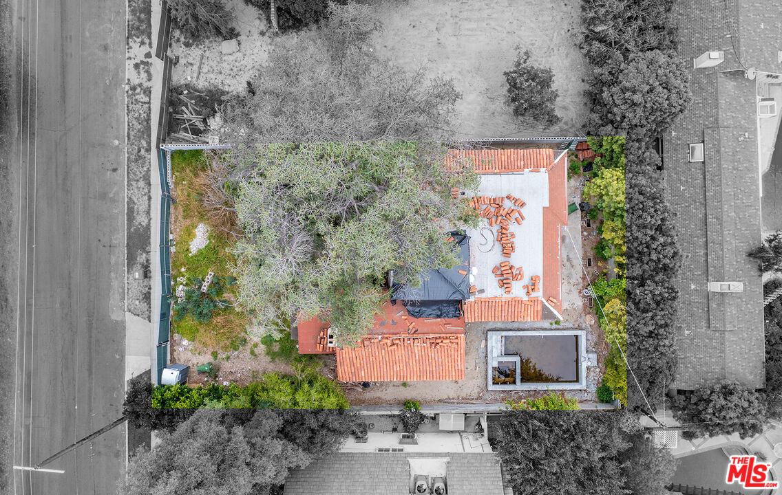 10317 Valley Spring Ln