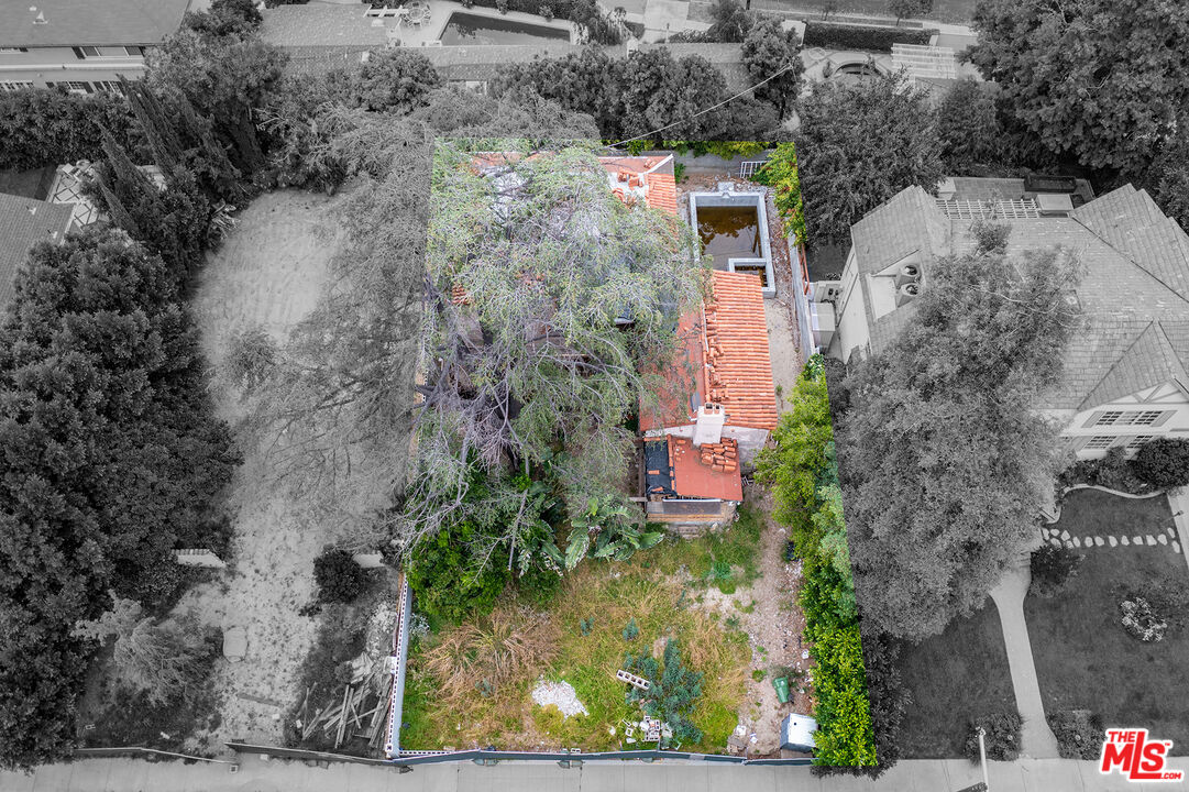 10317 Valley Spring Ln