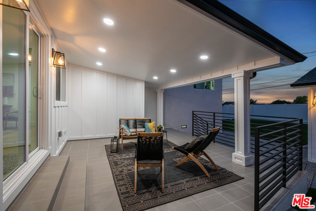 825 Amherst Dr