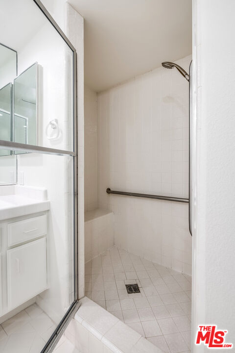 222 N Rose St Unit: 202