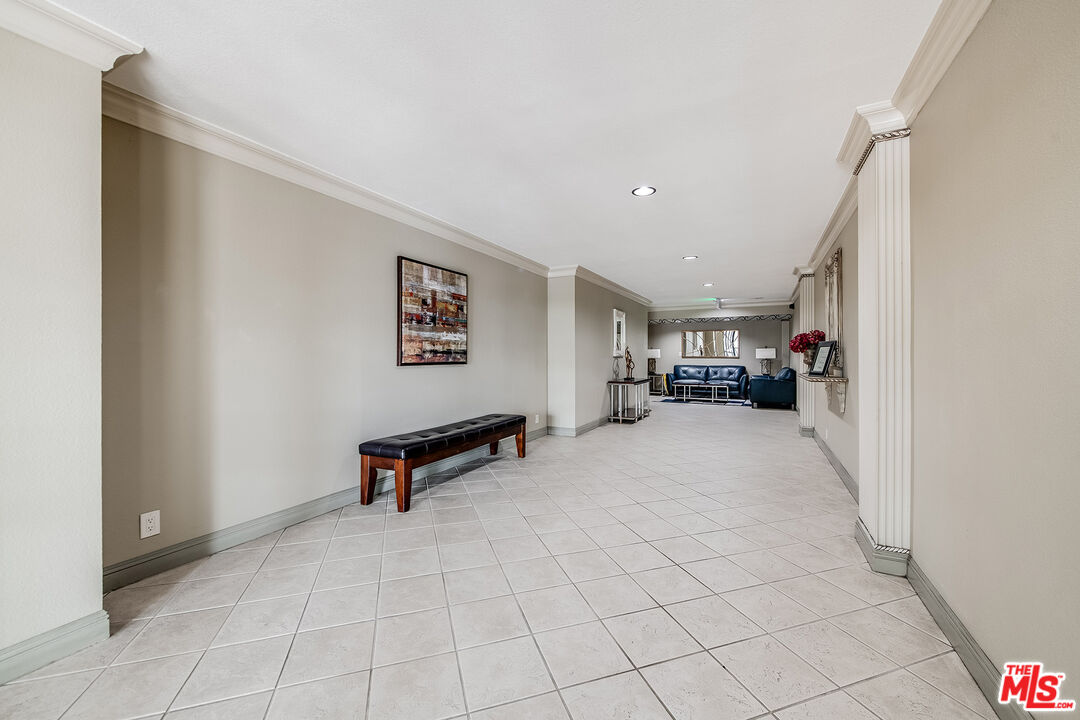 222 N Rose St Unit: 202