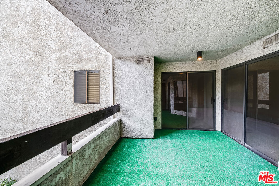 222 N Rose St Unit: 202