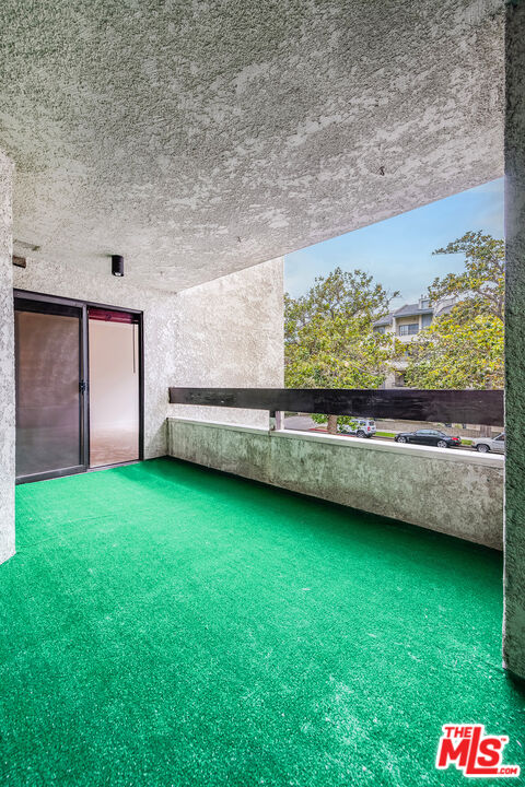 222 N Rose St Unit: 202