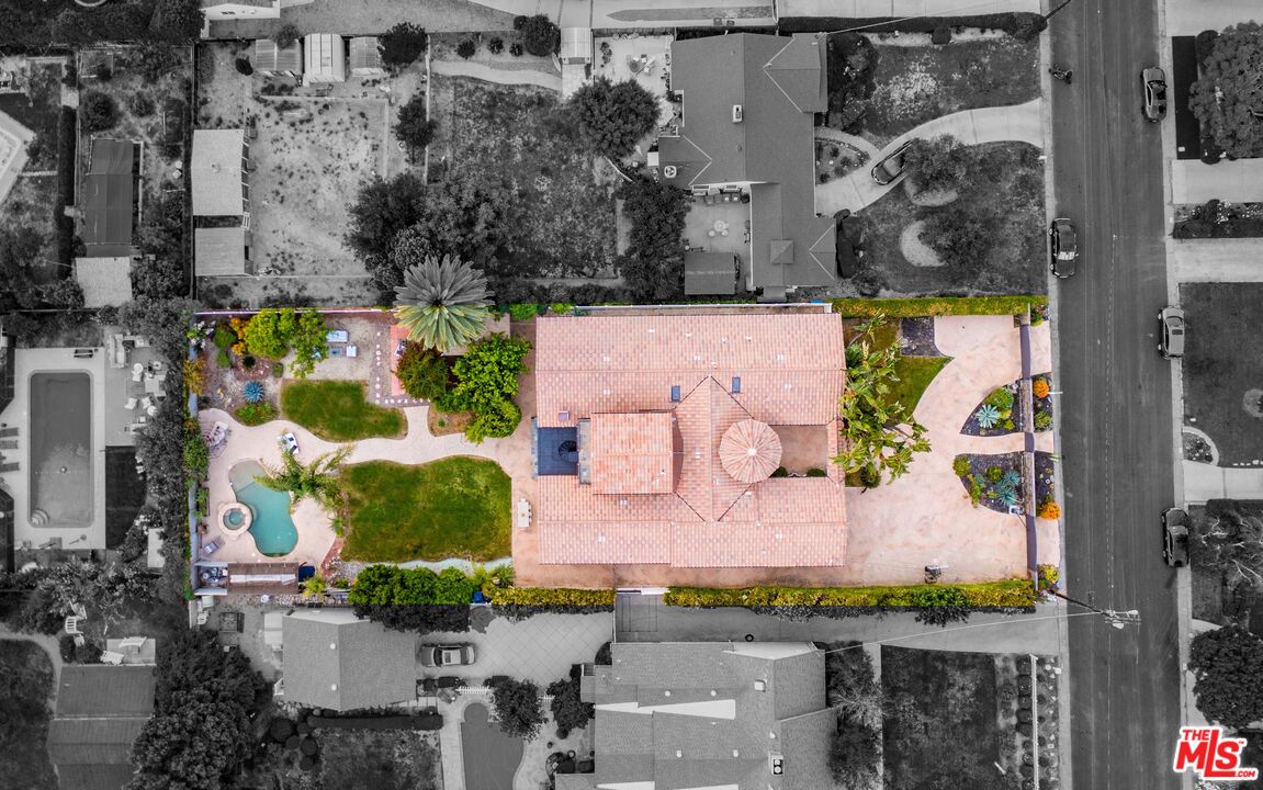 5663 Jumilla Ave