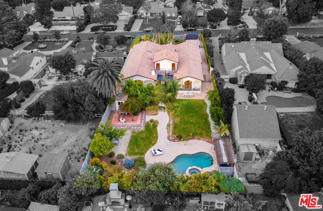 5663 Jumilla Ave