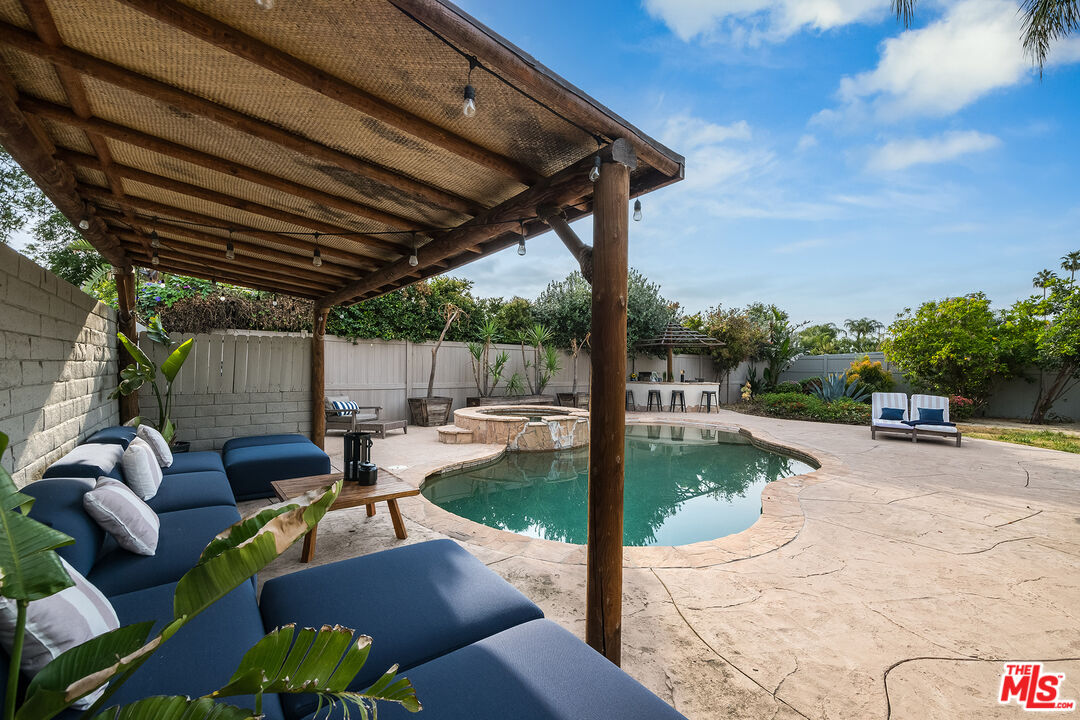5663 Jumilla Ave