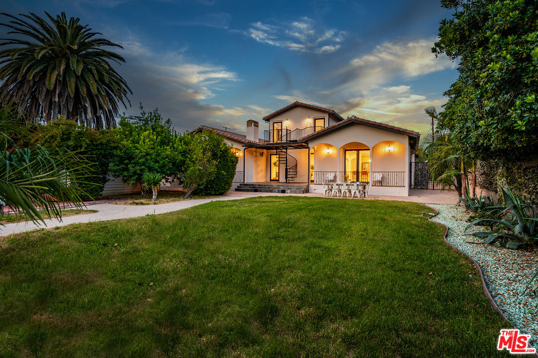 5663 Jumilla Ave