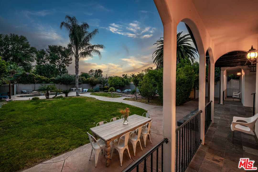 5663 Jumilla Ave