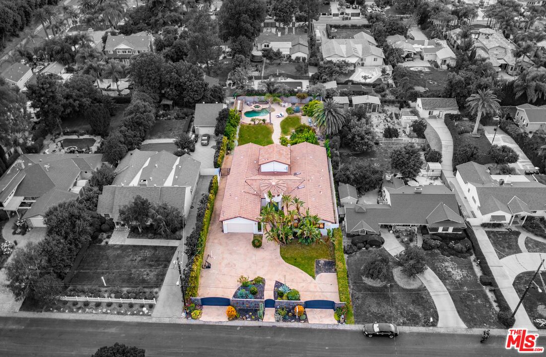 5663 Jumilla Ave