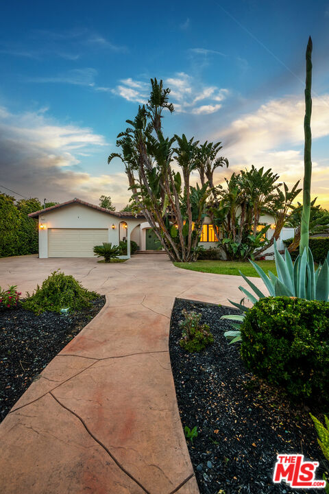 5663 Jumilla Ave