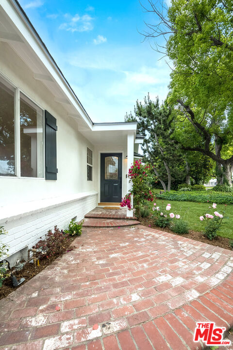 730 N Priscilla Ln