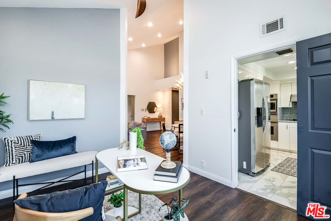222 N Rose St Unit: 406