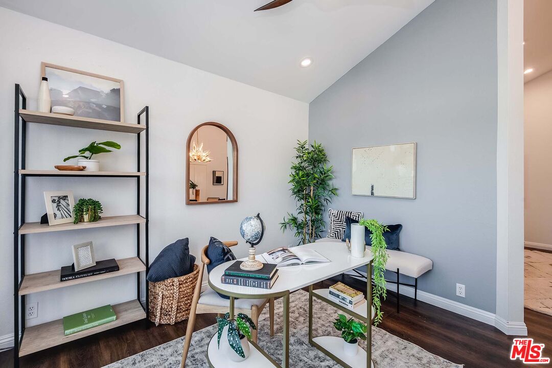 222 N Rose St Unit: 406