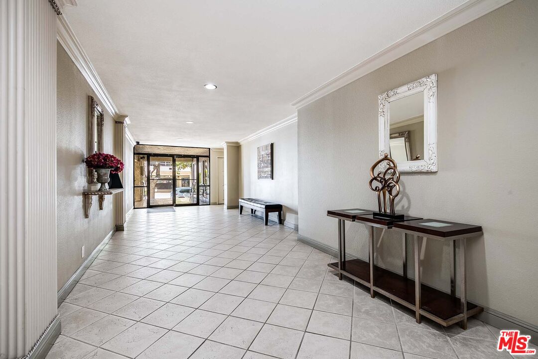 222 N Rose St Unit: 406