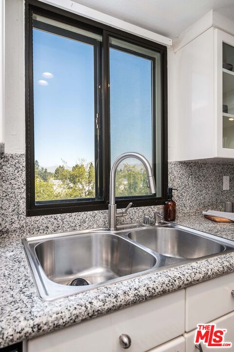 222 N Rose St Unit: 406