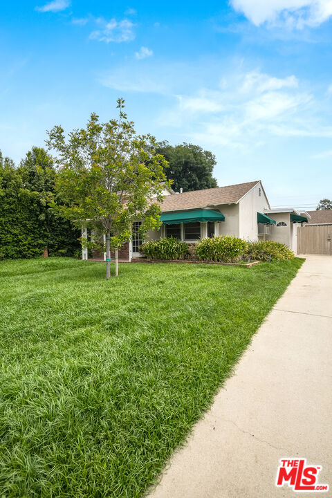 4946 Sunnyslope Ave