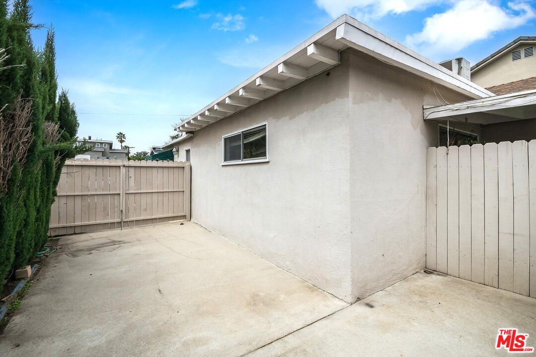 4946 Sunnyslope Ave