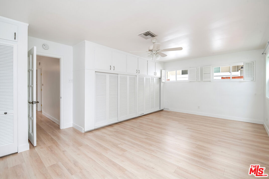4946 Sunnyslope Ave