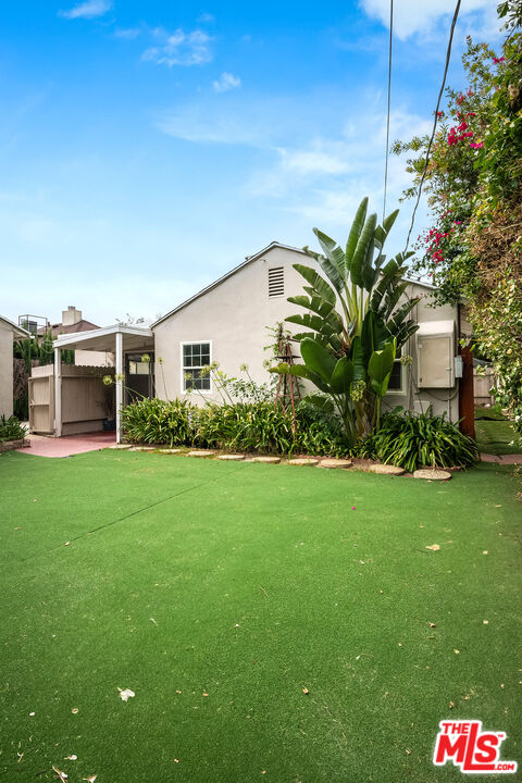 4946 Sunnyslope Ave