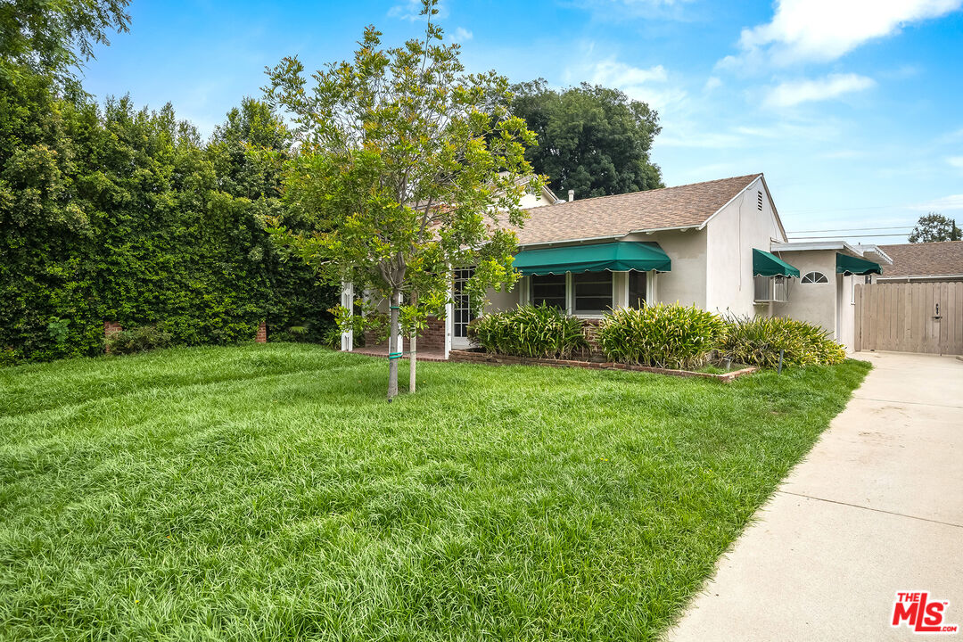 4946 Sunnyslope Ave