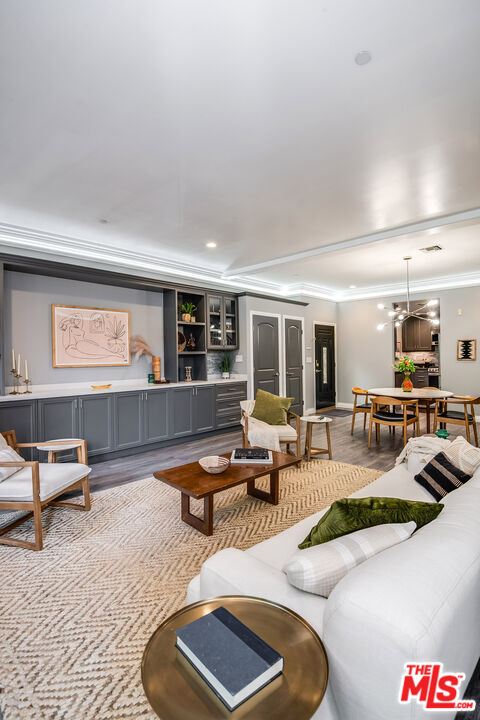 220 N Valley St Unit: 101