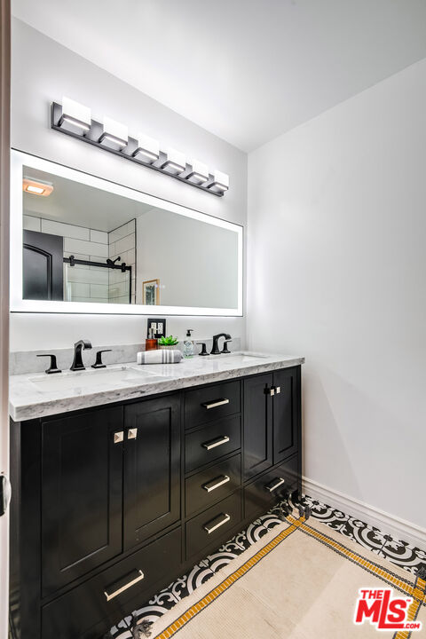 220 N Valley St Unit: 101