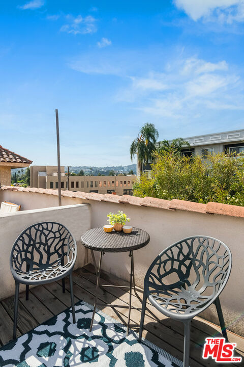 220 N Valley St Unit: 101
