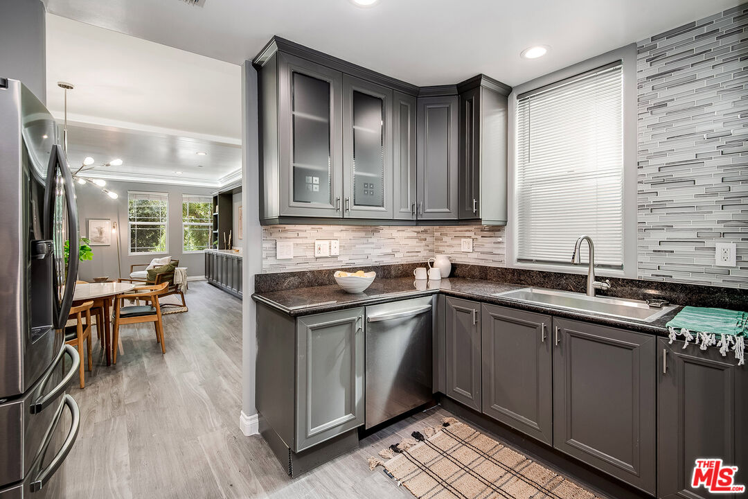 220 N Valley St Unit: 101