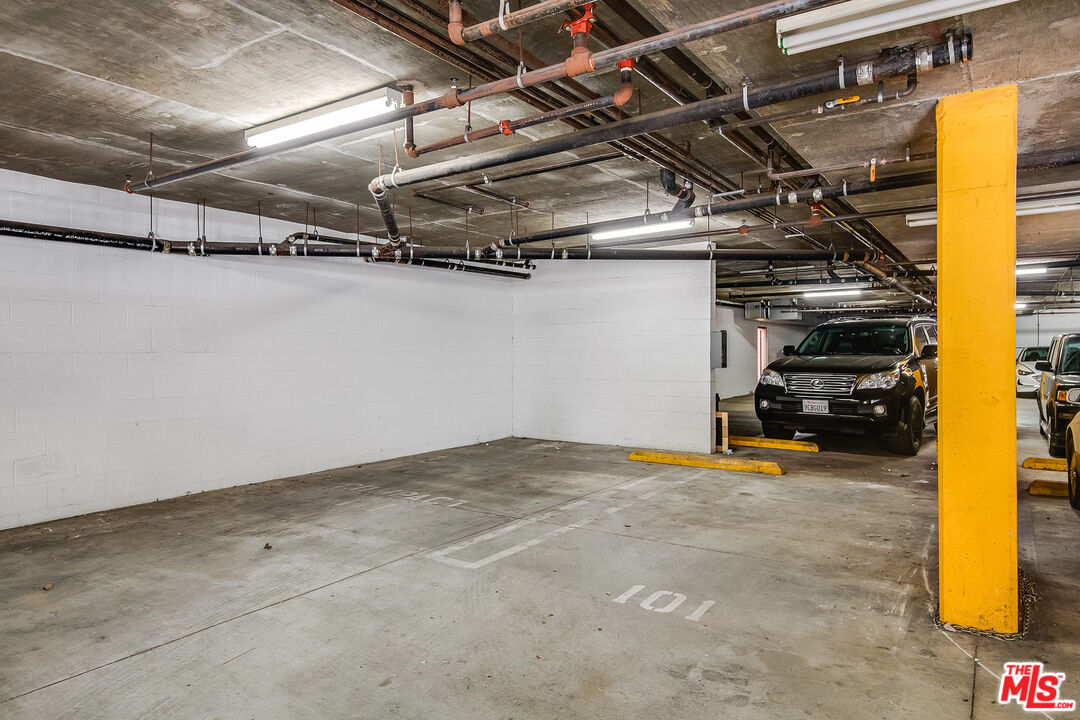 220 N Valley St Unit: 101