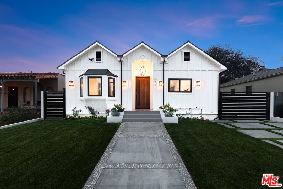 541 N Griffith Park Dr
