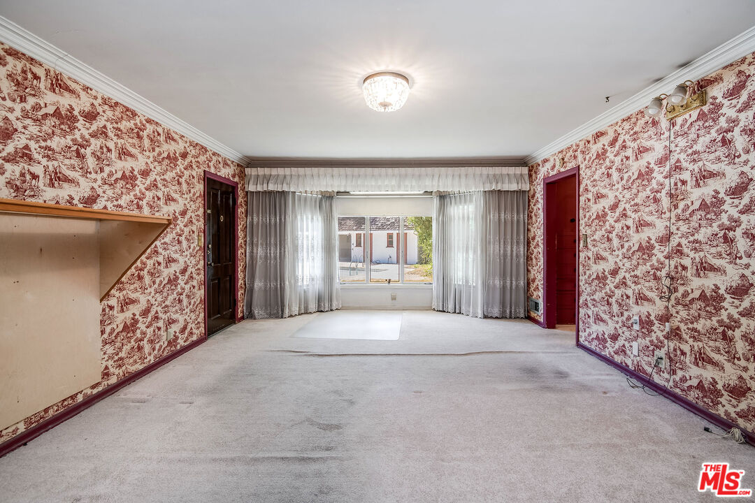 4343 Forman Ave