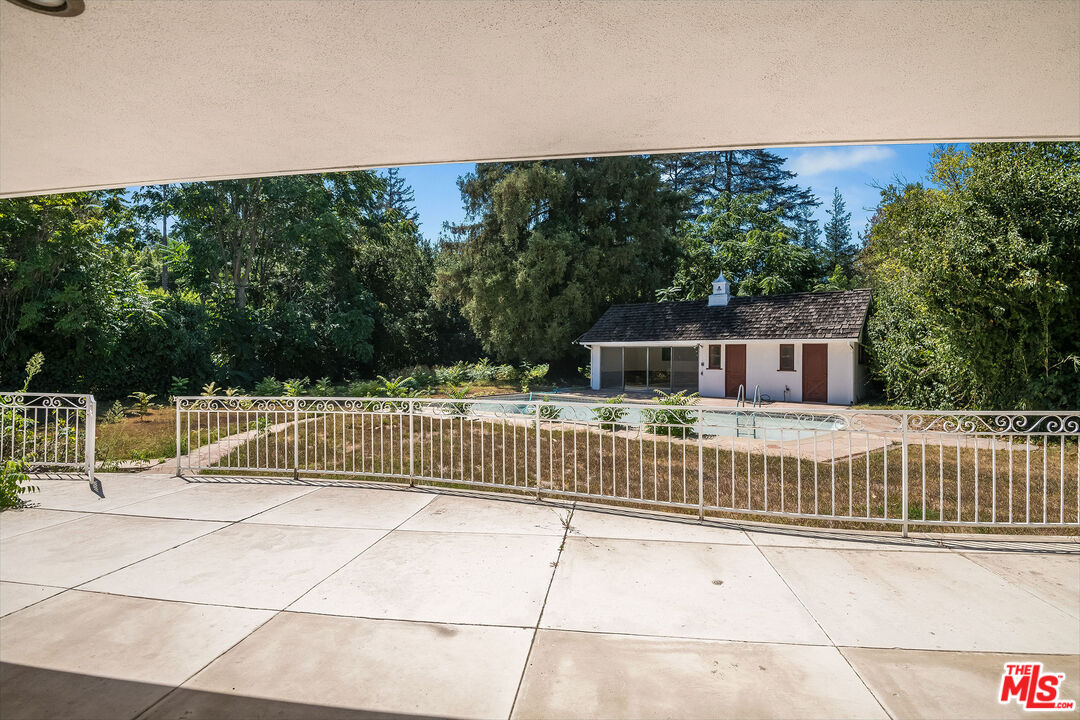 4343 Forman Ave