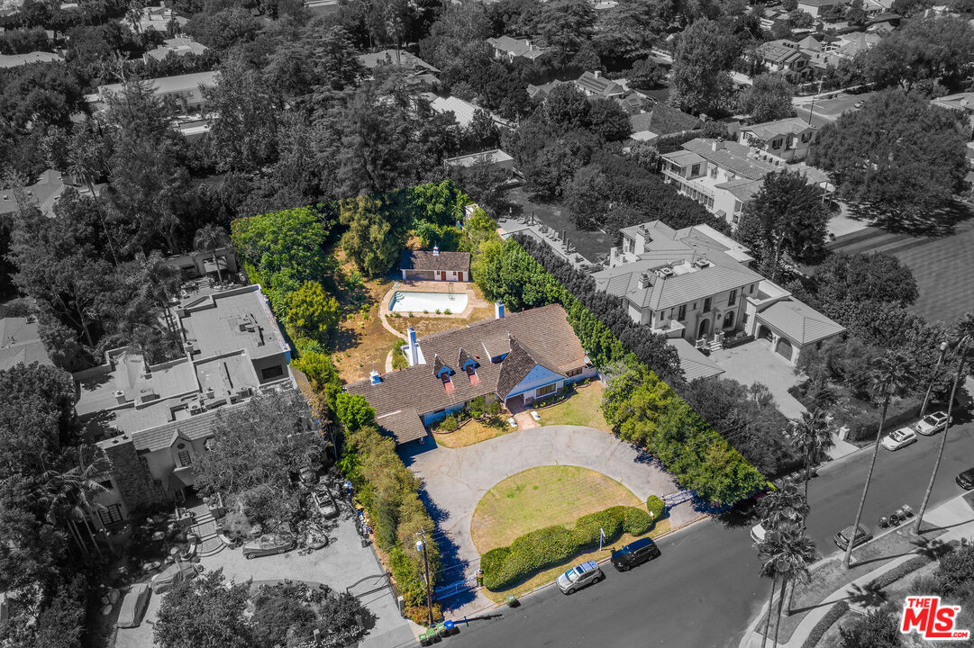 4343 Forman Ave