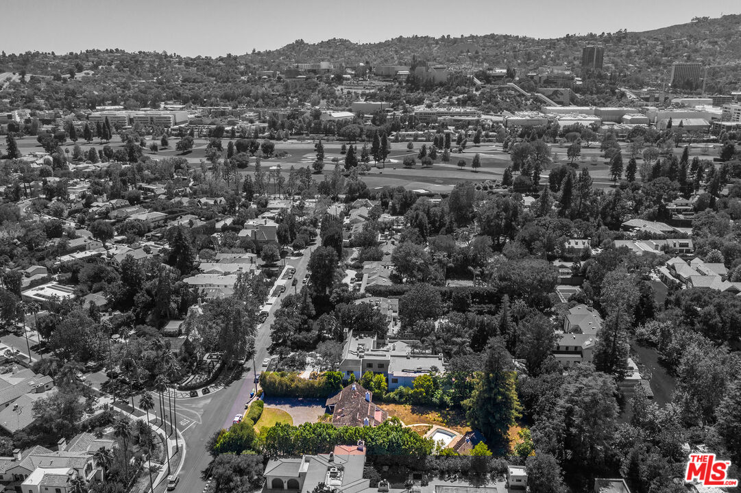 4343 Forman Ave