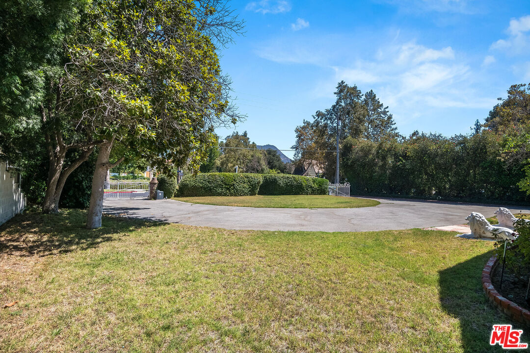 4343 Forman Ave