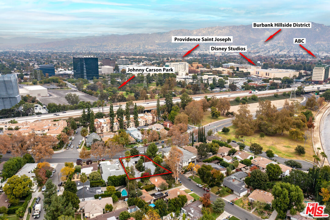 2924 W Riverside Dr