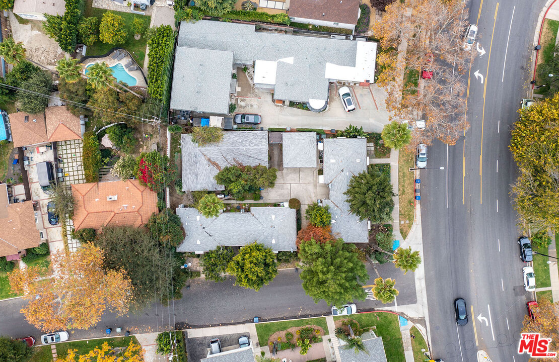 2924 W Riverside Dr