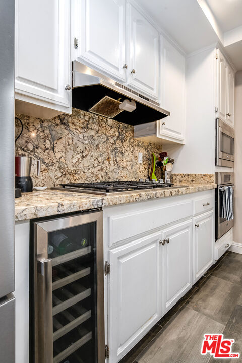 4401 Moorpark Way Unit: 203