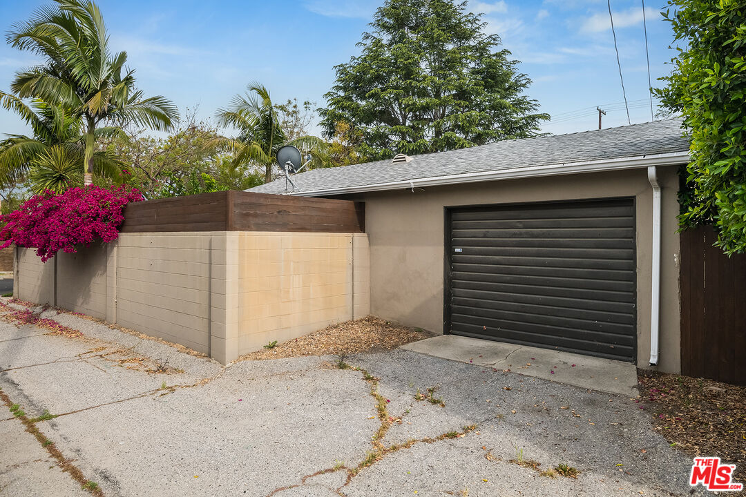 2201 W Clark Ave