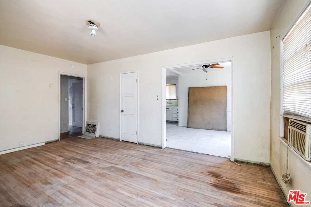 1217 N Cordova St