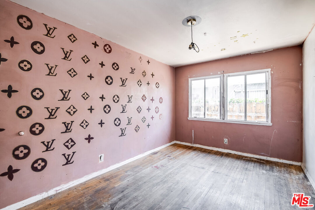 1217 N Cordova St