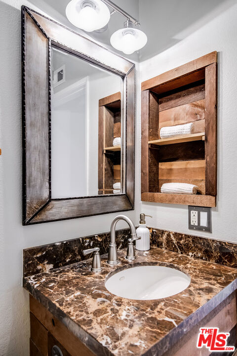 13331 Moorpark St Unit: 332