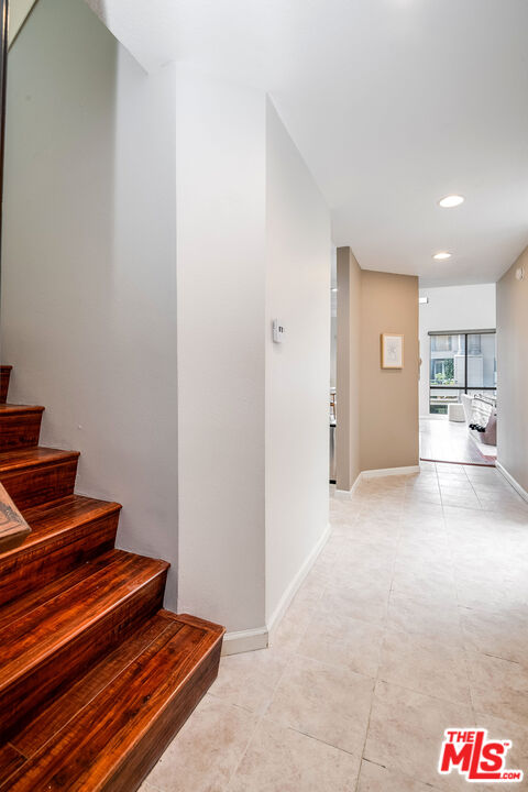 13331 Moorpark St Unit: 332