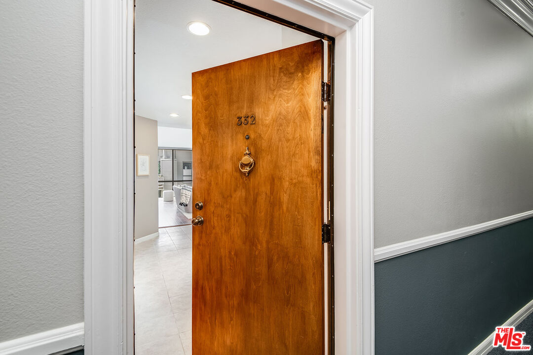 13331 Moorpark St Unit: 332