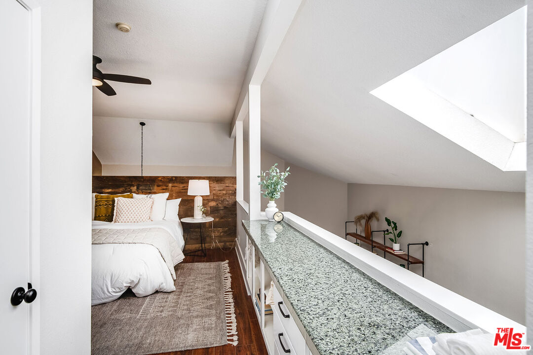 13331 Moorpark St Unit: 332