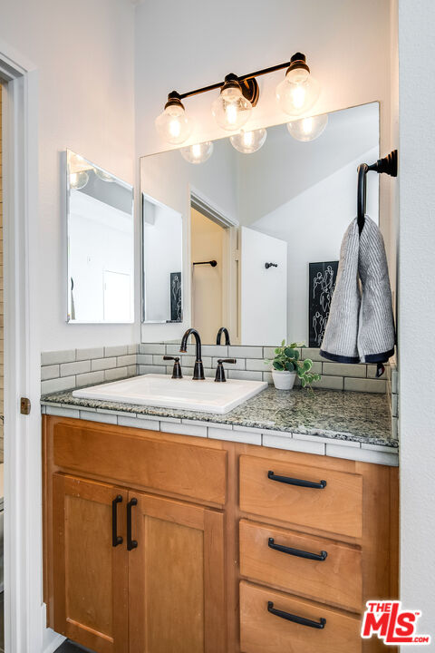 13331 Moorpark St Unit: 332