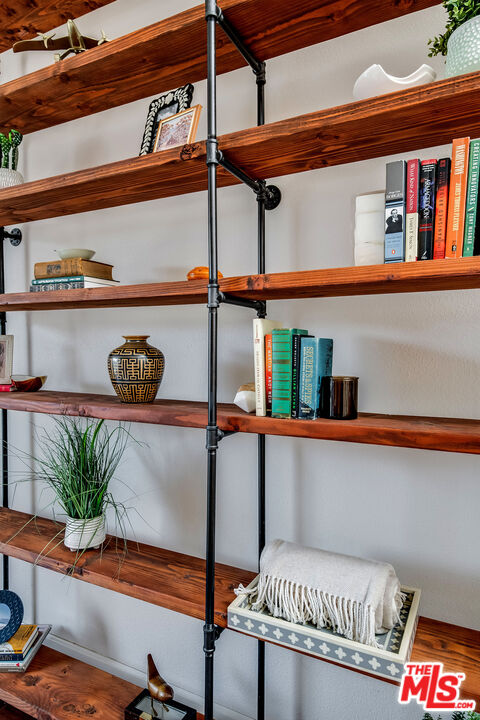 13331 Moorpark St Unit: 332