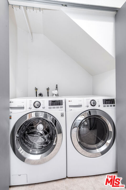 13331 Moorpark St Unit: 332