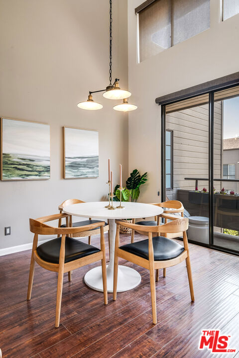 13331 Moorpark St Unit: 332